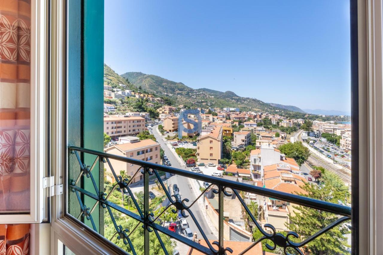 B&B Panorama - Self Check In เชฟาลู ภายนอก รูปภาพ