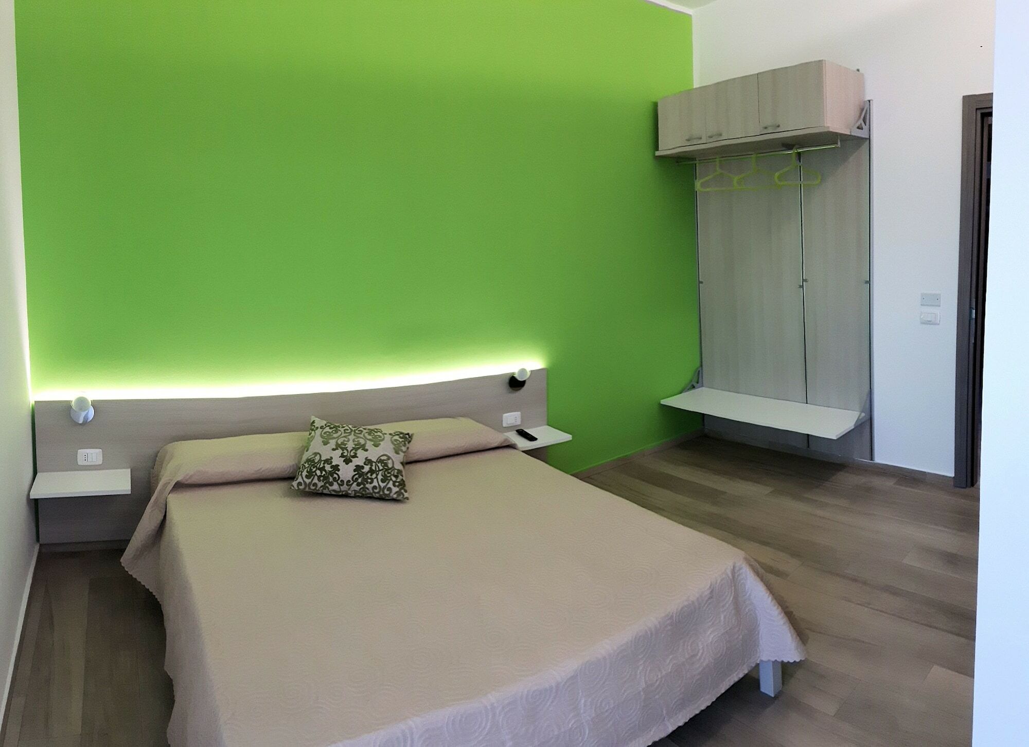 B&B Panorama - Self Check In เชฟาลู ภายนอก รูปภาพ